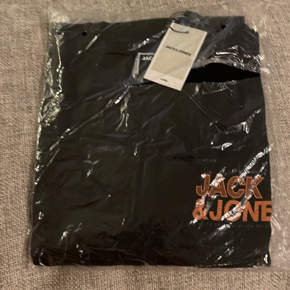 NWT Jack & Jones Floki Long Sleeve Tee - Picture 5 of 6